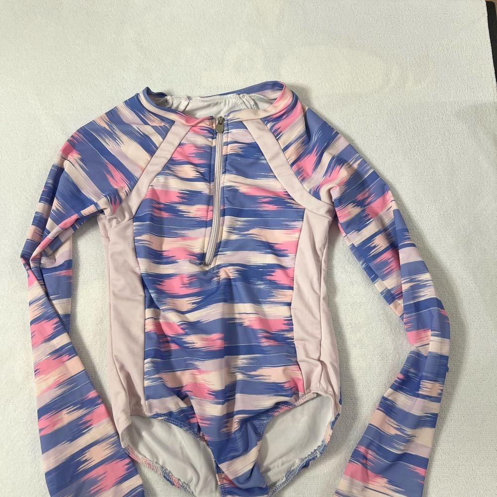 Pink and Blue Rashguard Swimwear with Full-Length Sleeves